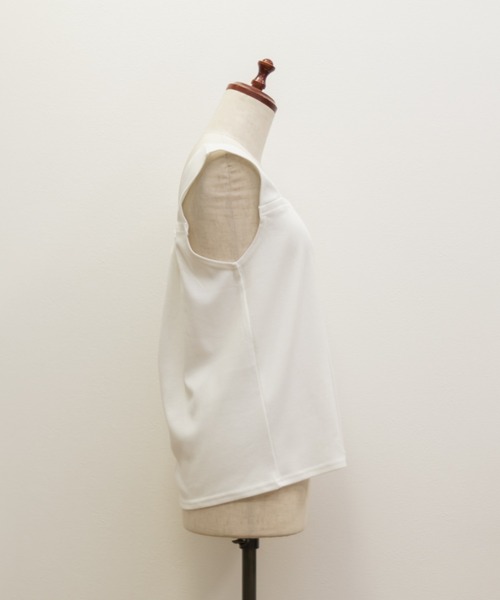 CLETTE(クレット)の「スクエアネックタンクトップ(タンクトップ・レディース・オフホワイト/ブラック・5L/4L/3L/LL)」の5枚目の写真