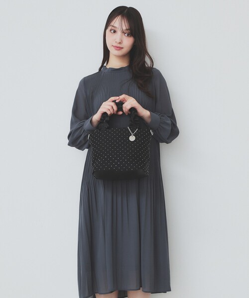 index（インデックス）の「【2WAY】ラインストーン持ち手フリルバッグ（トートバッグ・レディース・グレー/ブラック/ブルー系・00）」の13枚目の写真