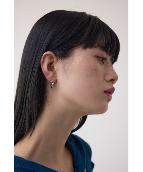 AZUL by moussy（アズールバイマウジー）の「プチフープピアスセット（ピアス（両耳用）・レディース・ゴールド系その他/シルバー・FREE）」の4枚目の写真