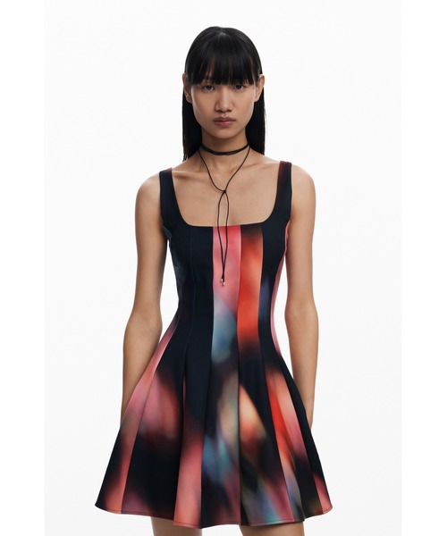 Desigual（デシグアル）の「グラデーションストライプキャミソールワンピース（ワンピース・レディース・ブラック・M/L/XL/XS/S）」の3枚目の写真