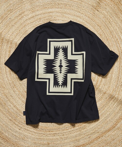 PENDLETON(ペンドルトン)の「PENDLETON/ペンドルトン 別注 バックプリント クルーネックTシャツ(Tシャツ/カットソー・メンズ・ブラック/オリーブ/オフホワイト/マスタード・SMALL/MEDIUM/LARGE)」の10枚目の写真