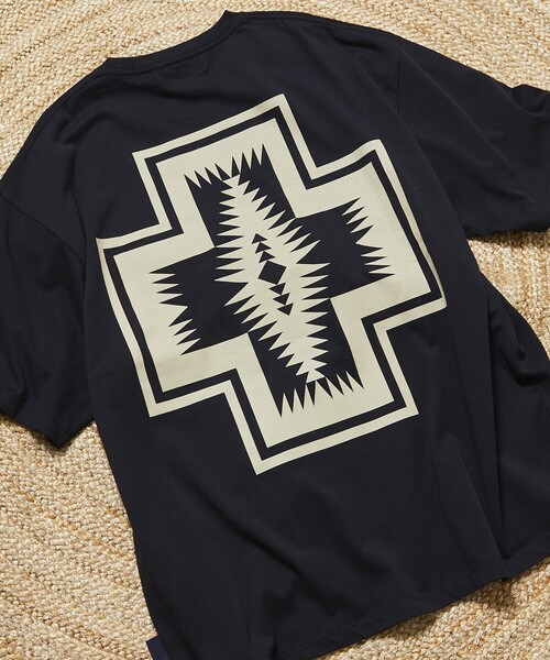 PENDLETON(ペンドルトン)の「PENDLETON/ペンドルトン 別注 バックプリント クルーネックTシャツ(Tシャツ/カットソー・メンズ・ブラック/オリーブ/オフホワイト/マスタード・SMALL/MEDIUM/LARGE)」の11枚目の写真