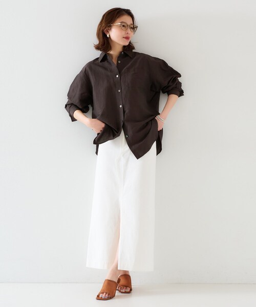 UNTITLED（アンタイトル）の「【セットアップ可能/手洗い可】リネン混 ベーシックシャツ（シャツ/ブラウス・レディース・ブラウン系その他/ライトベージュ/ライトオレンジ系/オフホワイト/チャコールグレー/ブルー/パープル系4・00/01/02/03/04/44/48/50）」の9枚目の写真
