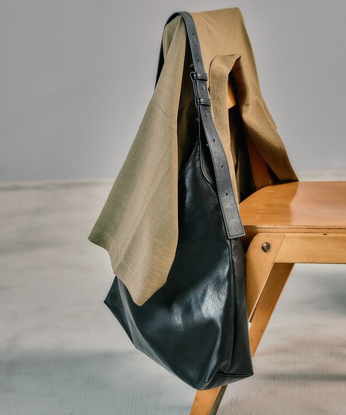 LEPSIM(レプシィム)の「フェイクレザーBIGトートバッグ 290405(トートバッグ・レディース・ブラック/ブラウン・ONE SIZE)」の3枚目の写真