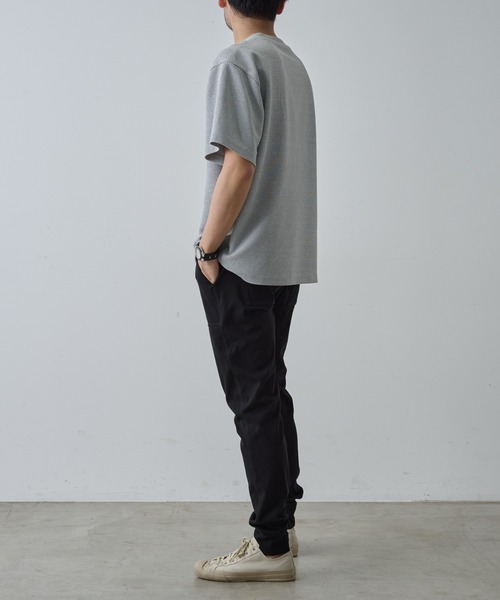 COLONY 2139（コロニートゥーワンスリーナイン）の「ワッフルヘンリーネックTEE（Tシャツ/カットソー・メンズ・ブラック/ホワイト/グレー・MEDIUM/LARGE）」の10枚目の写真