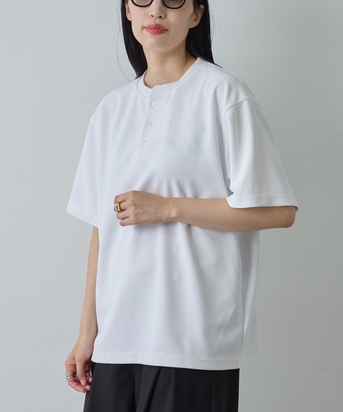 COLONY 2139（コロニートゥーワンスリーナイン）の「ワッフルヘンリーネックTEE（Tシャツ/カットソー・メンズ・ブラック/ホワイト/グレー・MEDIUM/LARGE）」の18枚目の写真