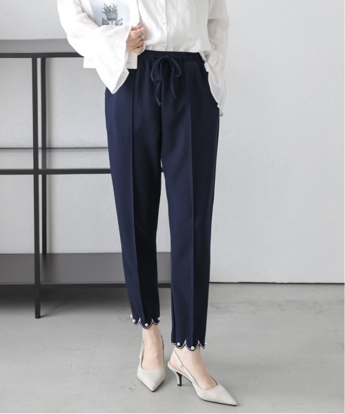 La-gemme(ラジェム)の「パール付き 裾スカラップパンツ(その他パンツ・レディース・ベージュ/ネイビー/ブラック・フリー)」の3枚目の写真