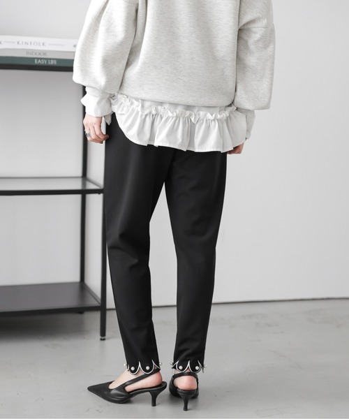 La-gemme(ラジェム)の「パール付き 裾スカラップパンツ(その他パンツ・レディース・ベージュ/ネイビー/ブラック・フリー)」の6枚目の写真