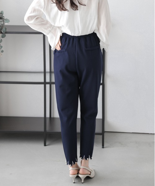 La-gemme(ラジェム)の「パール付き 裾スカラップパンツ(その他パンツ・レディース・ベージュ/ネイビー/ブラック・フリー)」の13枚目の写真