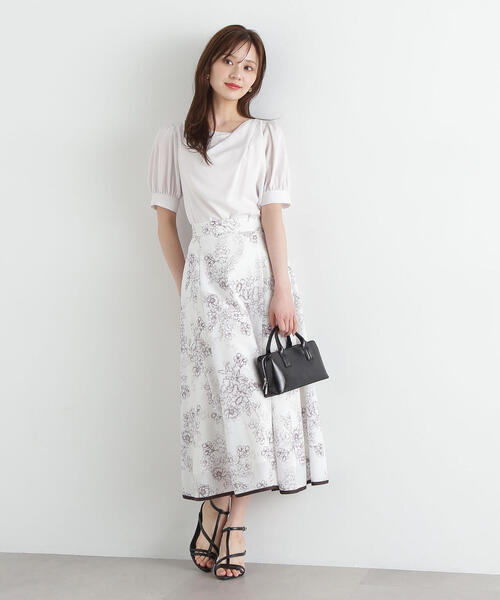 PROPORTION BODY DRESSING(プロポーションボディドレッシング)の「デコルテニュアンスパフブラウス / 1215110507(シャツ/ブラウス・レディース・ライトグリーン/ネイビー/オフホワイト・SMALL/MEDIUM)」の7枚目の写真