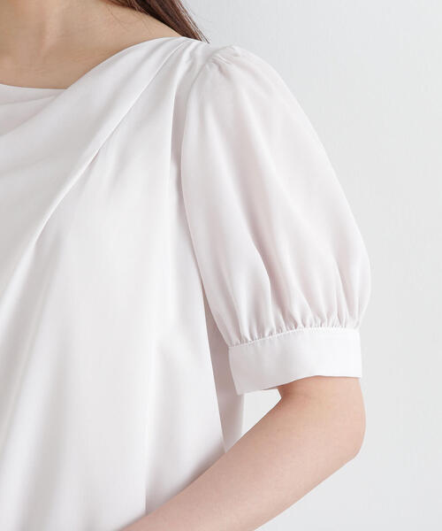 PROPORTION BODY DRESSING(プロポーションボディドレッシング)の「デコルテニュアンスパフブラウス / 1215110507(シャツ/ブラウス・レディース・ライトグリーン/ネイビー/オフホワイト・SMALL/MEDIUM)」の14枚目の写真