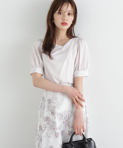 PROPORTION BODY DRESSING(プロポーションボディドレッシング)の「デコルテニュアンスパフブラウス / 1215110507(シャツ/ブラウス・レディース・ライトグリーン/ネイビー/オフホワイト・SMALL/MEDIUM)」の2枚目の写真