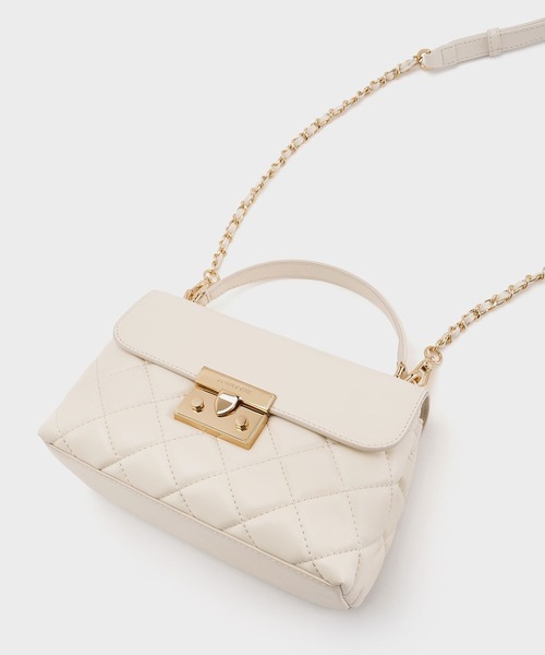 CHARLES & KEITH（チャールズ & キース）の「Alva アルヴァ キルトチェーンストラップトップハンドルバッグ（ハンドバッグ・レディース・ブルーグラス/クリーム/ブラック・S）」の16枚目の写真