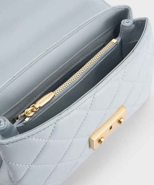 CHARLES & KEITH（チャールズ & キース）の「Alva アルヴァ キルトチェーンストラップトップハンドルバッグ（ハンドバッグ・レディース・ブルーグラス/クリーム/ブラック・S）」の7枚目の写真