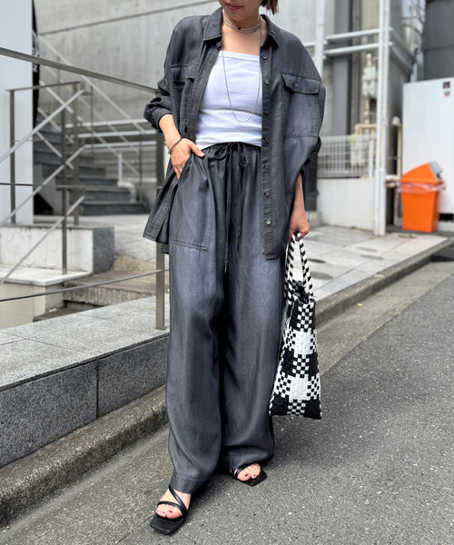 RIVE DROITE（リヴドロワ）の「【セットアップ可】ドレーピーデニムワイドパンツ（その他パンツ・レディース・サックスブルー/ブラック・36/38）」の18枚目の写真