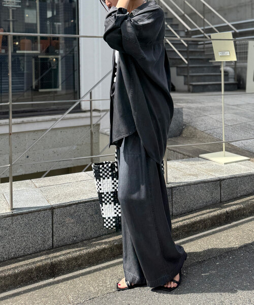 RIVE DROITE（リヴドロワ）の「【セットアップ可】ドレーピーデニムワイドパンツ（その他パンツ・レディース・サックスブルー/ブラック・36/38）」の19枚目の写真