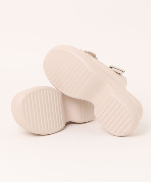 BETTY CLUB（ベティクラブ）の「【sesenta】軽量2ベルト 厚底スライドサンダル（サンダル・レディース・ブラック/アイボリー・S/M/L/LL）」の4枚目の写真