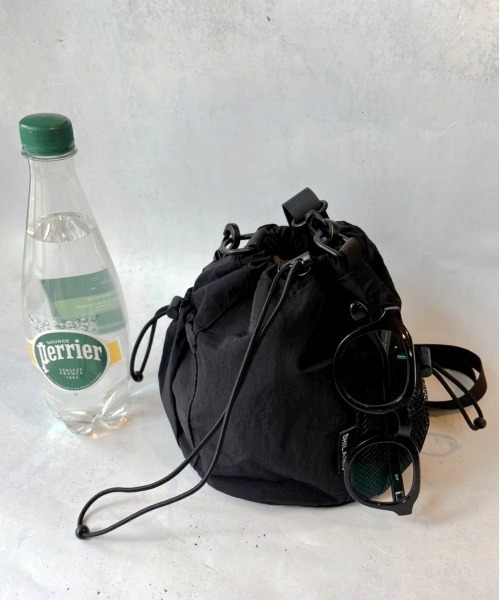lit.Cy(リットシー)の「コロン 巾着 メッシュ ナイロン サコッシュ(ショルダーバッグ・レディース・ブラック/カーキ/ブルー/ベージュ/パープル・FREE)」の1枚目の写真
