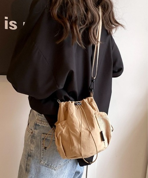lit.Cy(リットシー)の「コロン 巾着 メッシュ ナイロン サコッシュ(ショルダーバッグ・レディース・ブラック/カーキ/ブルー/ベージュ/パープル・FREE)」の11枚目の写真