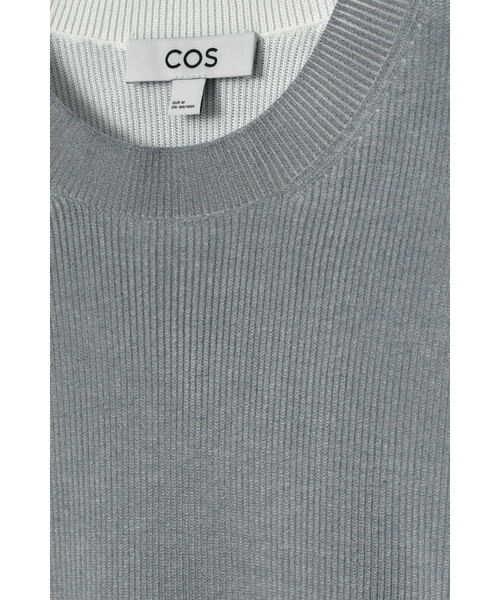 COS(コス)の「オーバーサイズ プリントニットTシャツ(Tシャツ/カットソー・メンズ・グレー・M/S/XS/XL/L)」の8枚目の写真