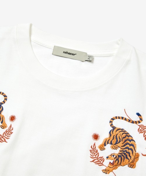 rehacer（レアセル）の「rehacer : Souvenir Tiger  Relax Fit T-shirt  / スーベニアタイガー リラックス フィット Tシャツ（Tシャツ/カットソー・メンズ・スミクロ/ホワイト/グリーン・SMALL/MEDIUM/LARGE/X-LARGE）」の6枚目の写真