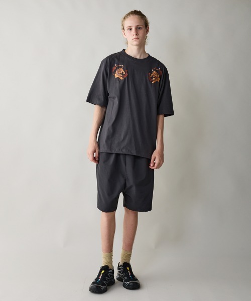 rehacer（レアセル）の「rehacer : Souvenir Tiger  Relax Fit T-shirt  / スーベニアタイガー リラックス フィット Tシャツ（Tシャツ/カットソー・メンズ・スミクロ/ホワイト/グリーン・SMALL/MEDIUM/LARGE/X-LARGE）」の11枚目の写真
