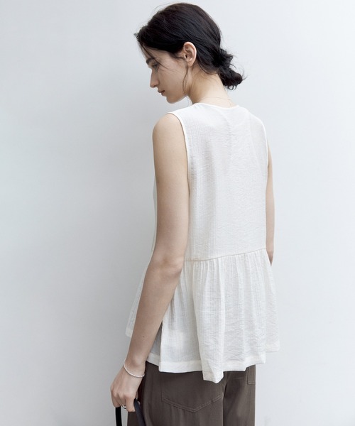 tageechita(タジチタ)の「【tageechita】ノースリーブギャザーブラウス(シャツ/ブラウス・レディース・ライトベージュ・S/M/L)」の9枚目の写真