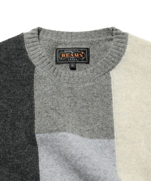 BEAMS PLUS(ビームスプラス)の「ブロック パターン インターシャ クルーネック ニット(ニット/セーター・メンズ・グレー/ブラウン/サックスブルー・S/M/L)」の8枚目の写真