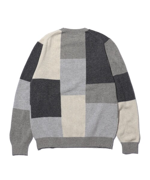 BEAMS PLUS(ビームスプラス)の「ブロック パターン インターシャ クルーネック ニット(ニット/セーター・メンズ・グレー/ブラウン/サックスブルー・S/M/L)」の10枚目の写真