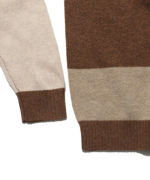 BEAMS PLUS(ビームスプラス)の「ブロック パターン インターシャ クルーネック ニット(ニット/セーター・メンズ・グレー/ブラウン/サックスブルー・S/M/L)」の13枚目の写真