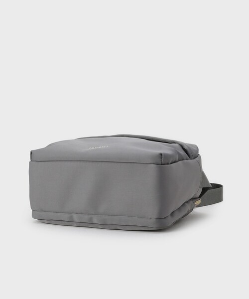 OPAQUE.CLIP（オペークドットクリップ）の「【軽量／撥水加工／多ポケット】ツイルピジョンミニショルダーバッグ（ショルダーバッグ・レディース・ブラック/ベージュ系/ライトベージュ/チャコールグレー・00）」の15枚目の写真