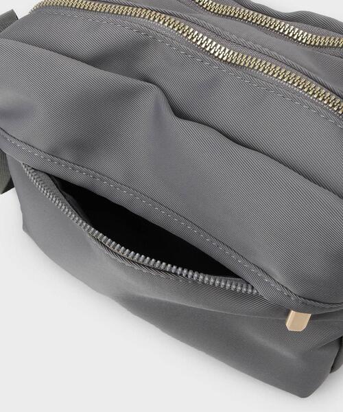 OPAQUE.CLIP（オペークドットクリップ）の「【軽量／撥水加工／多ポケット】ツイルピジョンミニショルダーバッグ（ショルダーバッグ・レディース・ブラック/ベージュ系/ライトベージュ/チャコールグレー・00）」の7枚目の写真