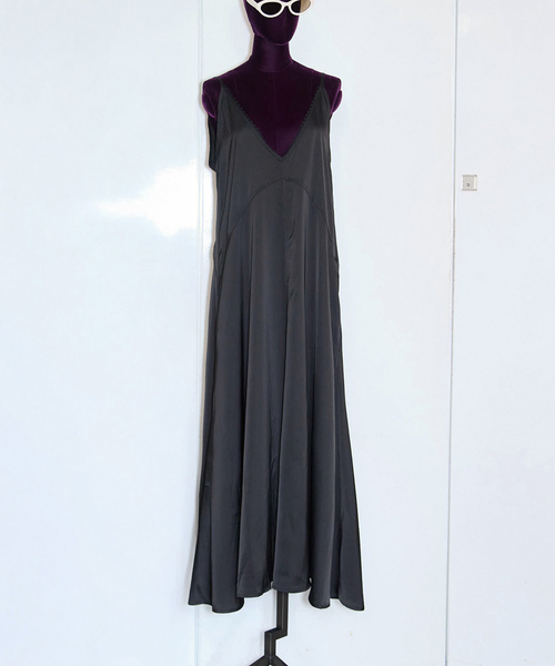 GREEN BUTTER SILKY SAIDE POCKET DRESS：ワンピース