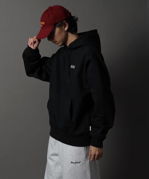 BEN DAVIS（ベンデイビス）の「【BEN DAVIS（ベンデイビス）】HEAVY SWEAT HOODIE / パーカー 刺繍 裏起毛 ヘビーウエイト フーディー ワンポイント（パーカー・メンズ・ブルーグレー/ブラック/バーガンディー/アッシュグレー/モカ・X-LARGE/LARGE/MEDIUM）」の7枚目の写真