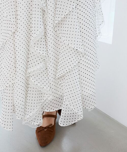 MAJESTIC LEGON（マジェスティックレゴン）の「エアリードロップラッフルスカート（スカート・レディース・ブラック/ホワイト系その他/アイボリー・MEDIUM/SMALL）」の16枚目の写真