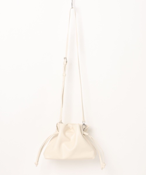 BONLECILL Marche(ボンルシールマルシェ)の「【BONLECILL Marche】《マチあり》巾着バッグ/ショルダーバッグ(ショルダーバッグ・レディース・アイボリー/ブラック/レッド・FREE)」の5枚目の写真