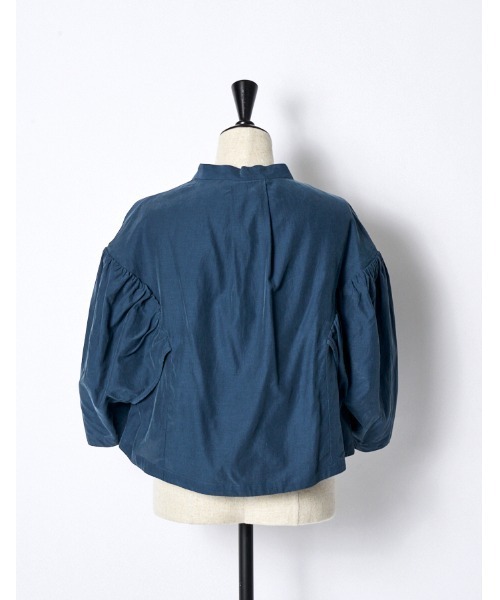 RUMCHE（ラムシェ）の「Stand Collar Blouse / スタンドカラーブラウス（シャツ/ブラウス・レディース・ネイビー/オフホワイト・FREE）」の12枚目の写真