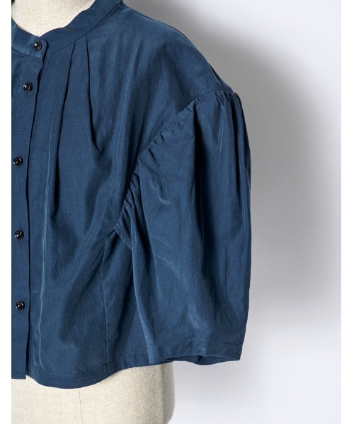 RUMCHE（ラムシェ）の「Stand Collar Blouse / スタンドカラーブラウス（シャツ/ブラウス・レディース・ネイビー/オフホワイト・FREE）」の14枚目の写真