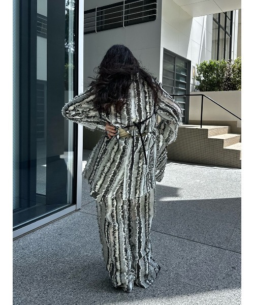 ELCHELE(エルチェレ)の「STRIPE JQ STRAIGHT PANTS(その他パンツ・レディース・ホワイト/マルチ・38/36)」の5枚目の写真