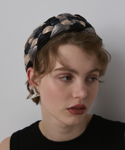 PERNA（ペルナ）の「メタリックブレイドカチューシャ（カチューシャ・レディース・マルチ/ブラック・FREE）」の14枚目の写真