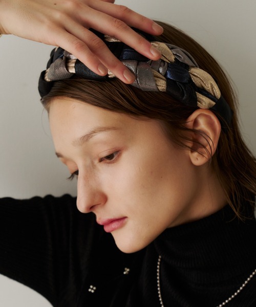 PERNA（ペルナ）の「メタリックブレイドカチューシャ（カチューシャ・レディース・マルチ/ブラック・FREE）」の12枚目の写真