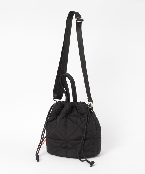 GLOBAL WORK(グローバルワーク)の「キルティング巾着バッグ/577384(ハンドバッグ・レディース・ブラック/シルバー/グリーン/ホワイト/グレー・ONE SIZE)」の6枚目の写真