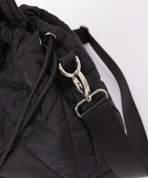 GLOBAL WORK(グローバルワーク)の「キルティング巾着バッグ/577384(ハンドバッグ・レディース・ブラック/シルバー/グリーン/ホワイト/グレー・ONE SIZE)」の12枚目の写真