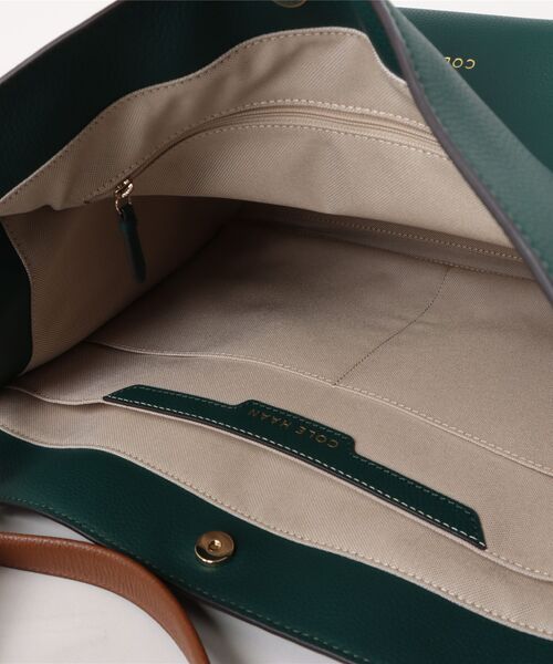 COLE HAAN（コールハーン）の「キャリーオールショルダーバッグ womens（ハンドバッグ・レディース・グリーン・OSFA）」の7枚目の写真