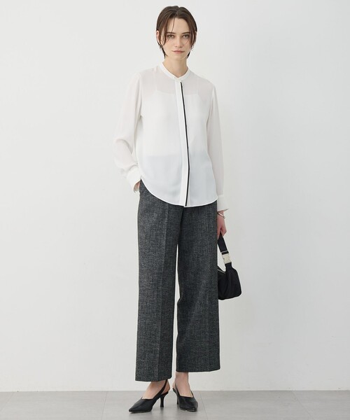 ICB(アイシービー)の「BackSatinAmunzen バンドカラーブラウス(シャツ/ブラウス・レディース・ブラック系5/アイボリー系/ブラック系3/サックスブルー系/ライトイエロー系5/ローズ系/ブラック系/ブラック系8/ベージュ系その他/スモーキーグリーン系/ブラック系その他・X-LARGE/LARGE)」の17枚目の写真