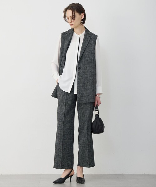 ICB(アイシービー)の「BackSatinAmunzen バンドカラーブラウス(シャツ/ブラウス・レディース・ブラック系5/アイボリー系/ブラック系3/サックスブルー系/ライトイエロー系5/ローズ系/ブラック系/ブラック系8/ベージュ系その他/スモーキーグリーン系/ブラック系その他・X-LARGE/LARGE)」の19枚目の写真