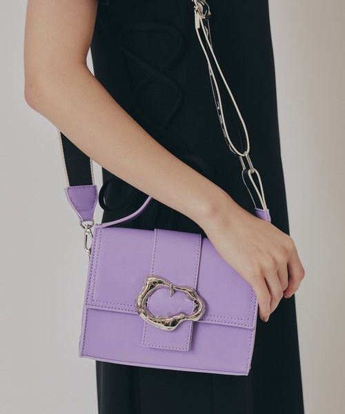 REDYAZEL（レディアゼル）の「バックルデザインロゴストラップミニバッグ（ショルダーバッグ・レディース・シルバー/ブラック/パープル・FREE）」の17枚目の写真