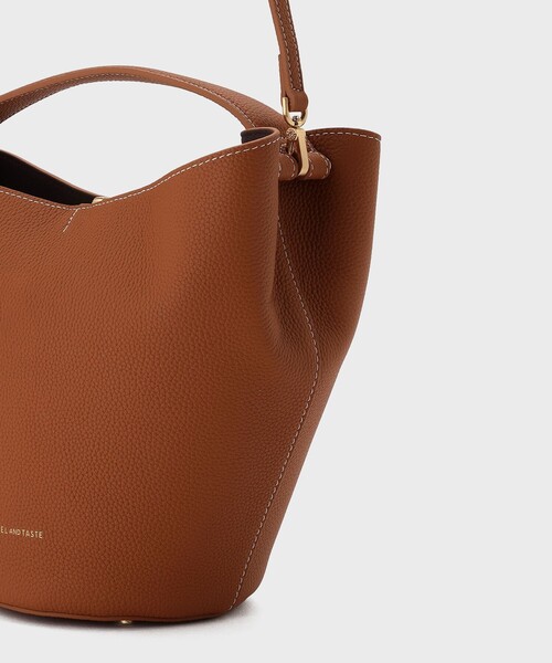 GRACE CONTINENTAL（グレースコンチネンタル）の「FEEL AND TASTE lily（ハンドバッグ・レディース・ダークブラウン・FREE）」の4枚目の写真