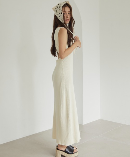 ACYM(アシーム)の「バックオープンタンクワンピース(ワンピース・レディース・ブラック/アイボリー/モカ・FREE)」の8枚目の写真