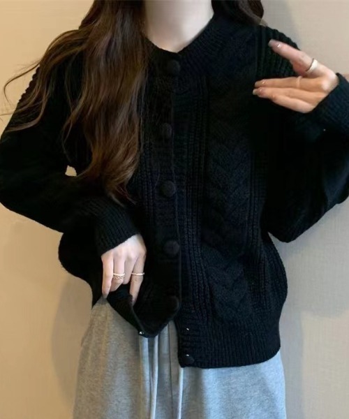 cammie(キャミー)の「ケーブル模様丸ボタンニットカーディガン(カーディガン/ボレロ・レディース・ホワイト/ブラック/ブルー/マスタード/ブラウン・FREE)」の19枚目の写真